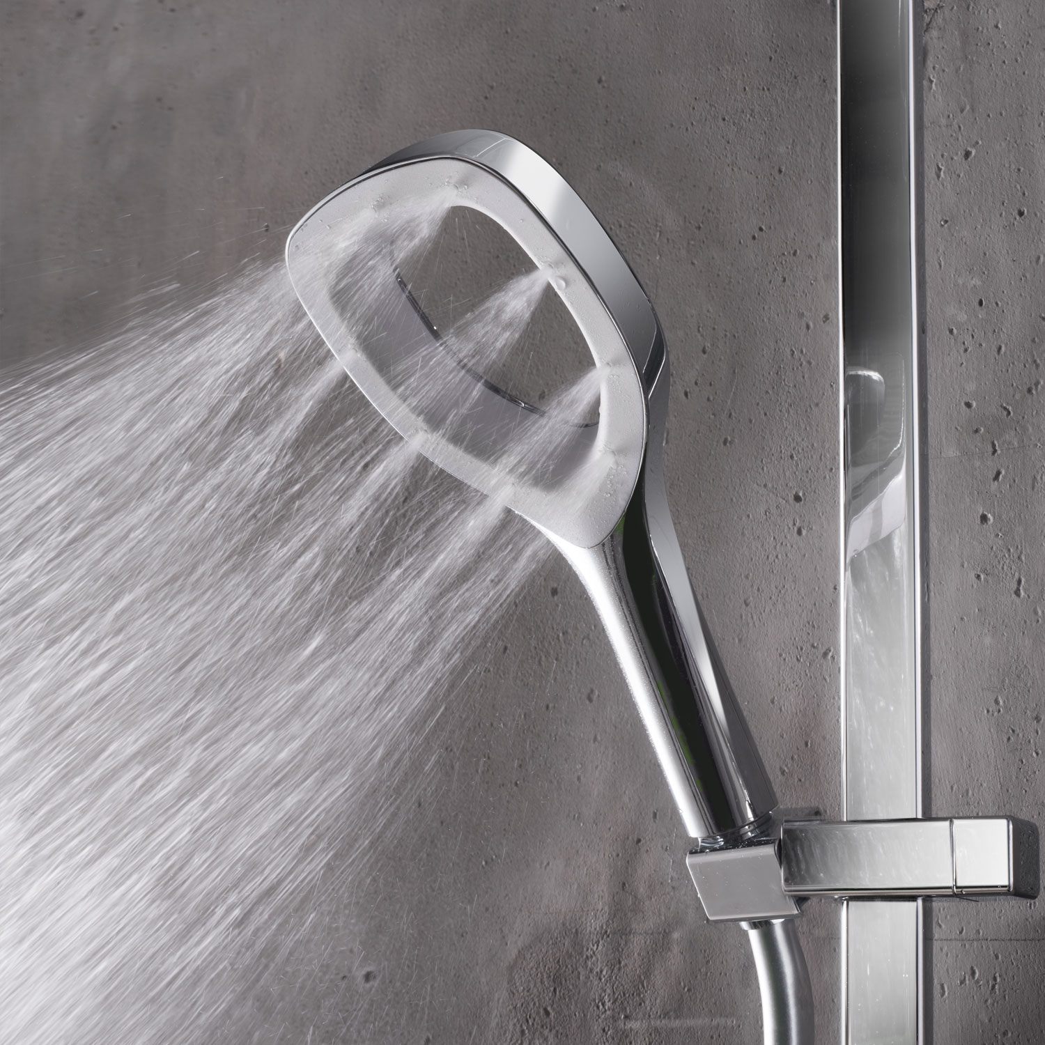 Schnell lieferbare moderne Duscharmatur Aquamaxx Splash in weiß von Breuer - Detailbild Handbrause an
