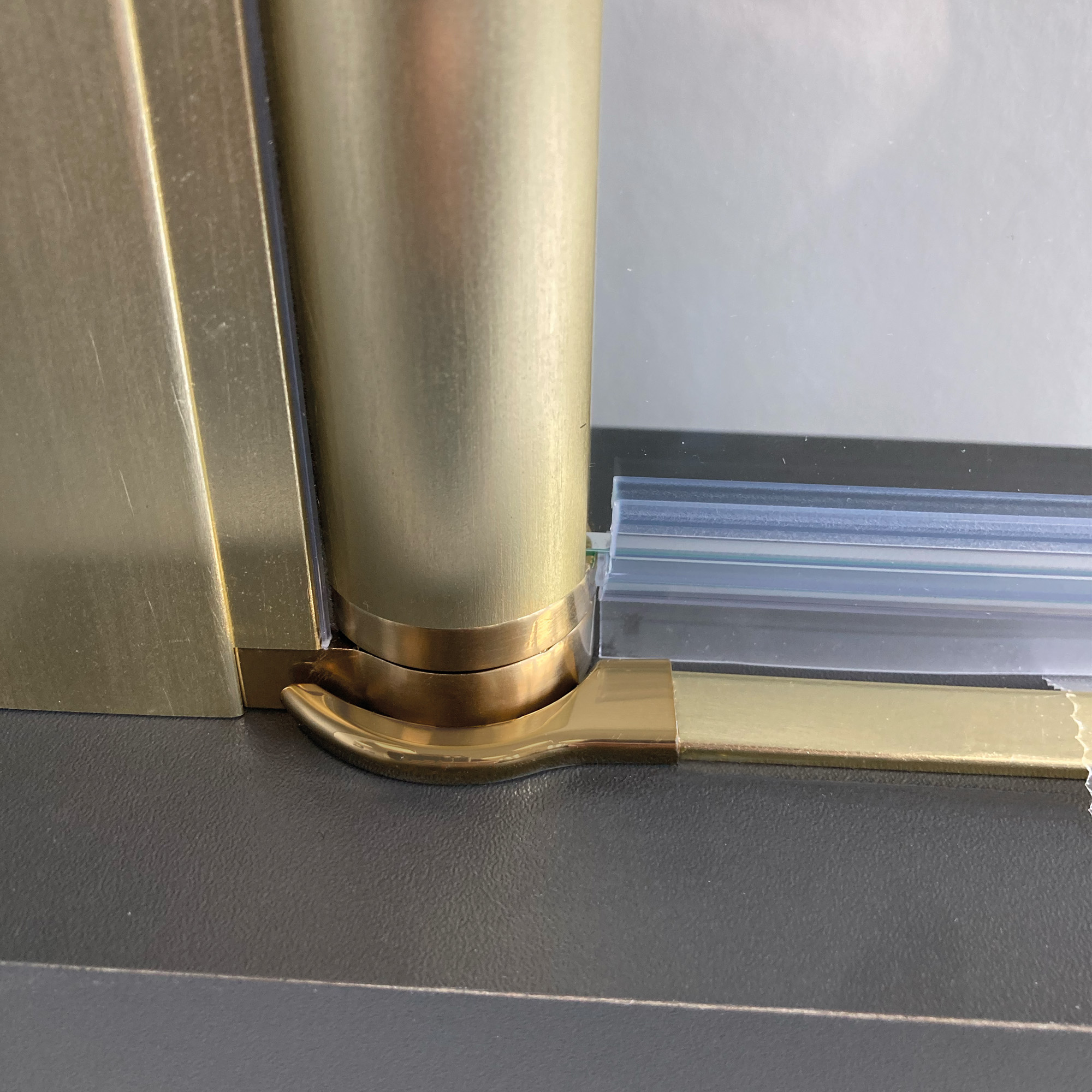 Wasserleiste gold