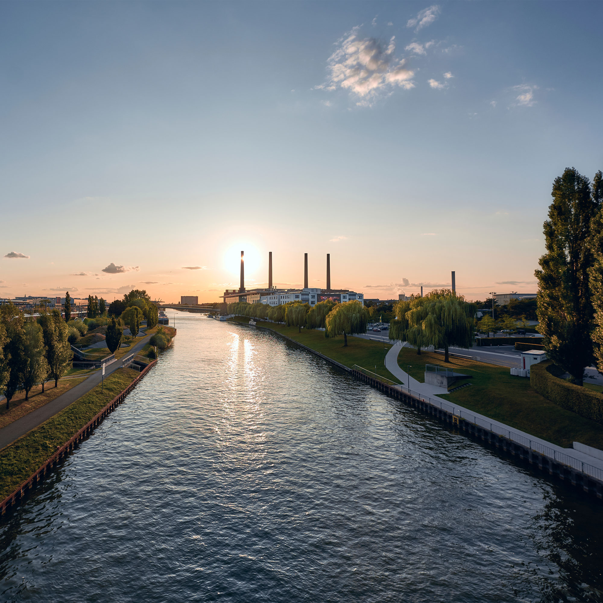 Detailansicht Duschrückwand Foto 2-seitig VW Werk mit Fluss