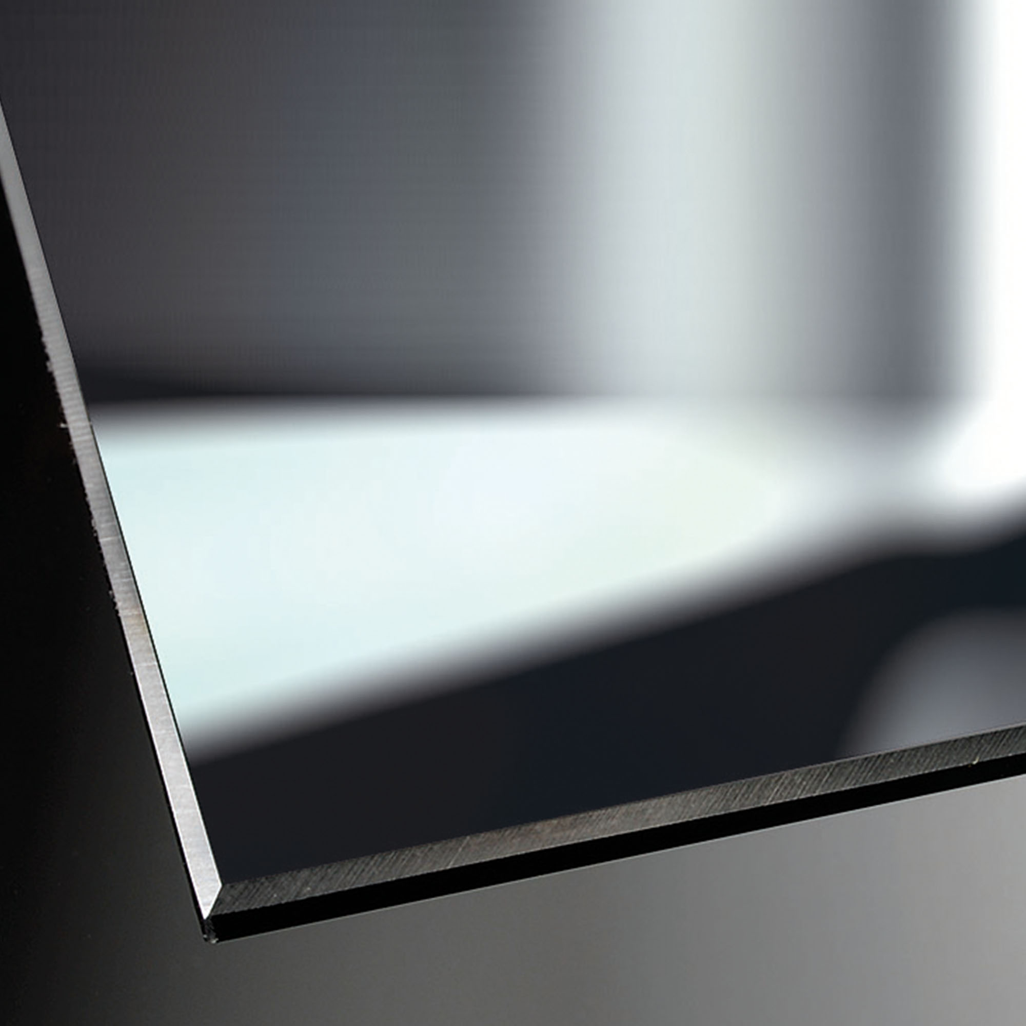 Duschkabine Panorama: Duschwand Klarglas, alu chromeffekt, Detail Spiegelglas